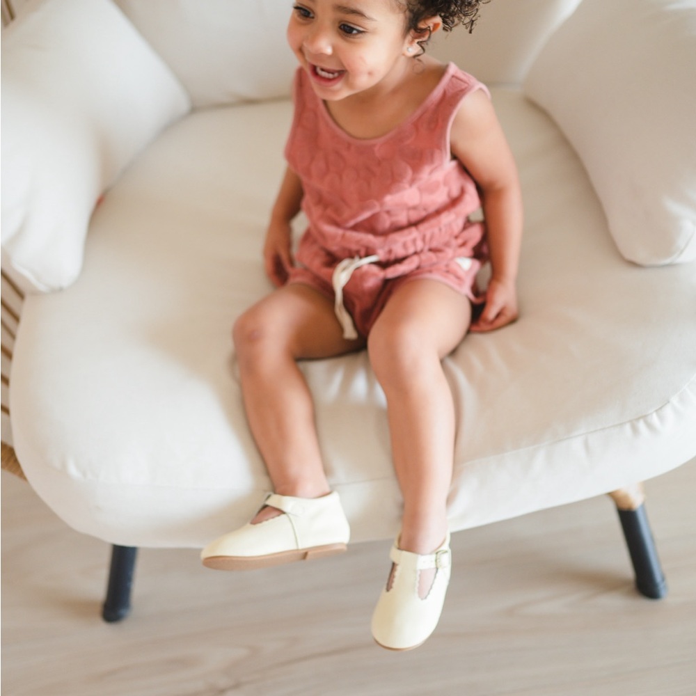 Riley T-Straps - Scalloped - Pale Yellow - Picture 7 of 15